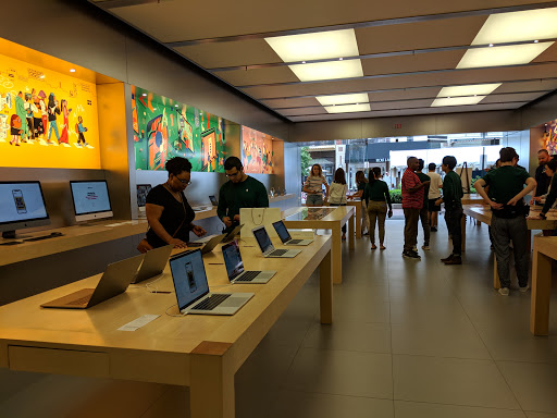 Computer Store «Apple Reston», reviews and photos, 11949 Market St, Reston, VA 20190, USA