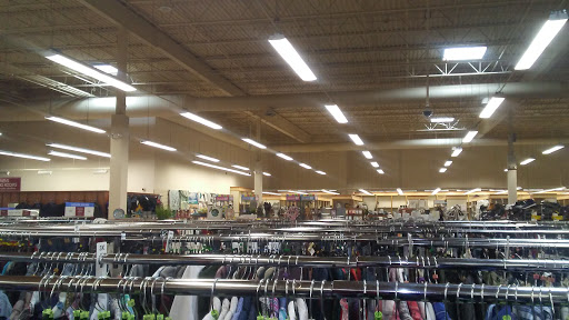 Clothing Store «Burlington Coat Factory», reviews and photos, 250 S Randall Rd, Elgin, IL 60123, USA