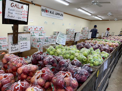 Produce Market «Barber Orchard Fruitstands Inc», reviews and photos, 2855 Old Balsam Rd, Waynesville, NC 28786, USA