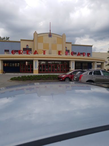 Movie Theater «Regal Cinemas New Albany 16», reviews and photos, 300 Professional Ct, New Albany, IN 47150, USA