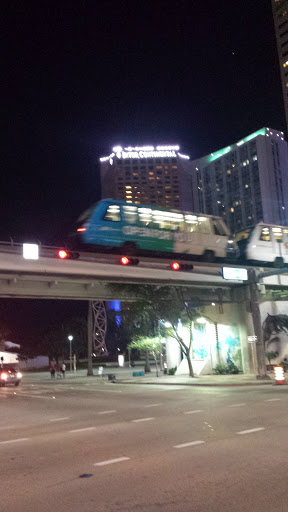 Clothing Store «Ross Dress for Less», reviews and photos, 100 S Biscayne Blvd, Miami, FL 33131, USA