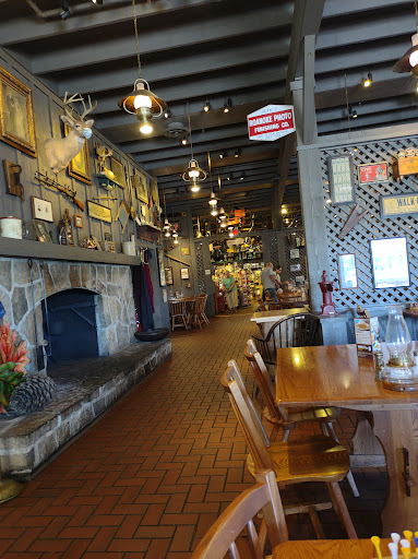 American Restaurant «Cracker Barrel Old Country Store», reviews and photos, 1005 Candleview Lane, Crawfordsville, IN 47933, USA