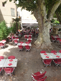 Atmosphère du Restaurant Brasserie de l'Etoile à Buis-les-Baronnies - n°16
