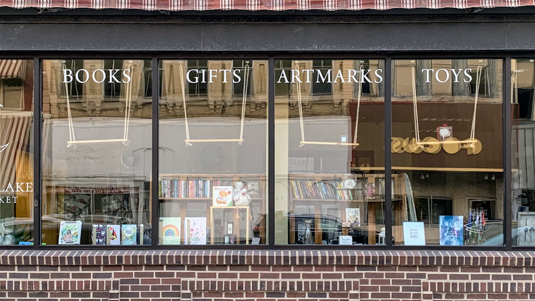 Lunar & Lake Book Market