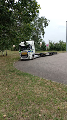 Parking poids lourds à Le Creusot