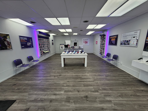 Cell Phone Store «BeepCell Communications», reviews and photos, 1130 S Gilbert St, Iowa City, IA 52240, USA