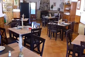 Hostal Restaurant El Pirineo image