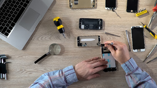 Phone Repair Service «The Fix - Mobile Phone & Computer Repair», reviews and photos, 17057 N Outer 40 Rd, Chesterfield, MO 63005, USA