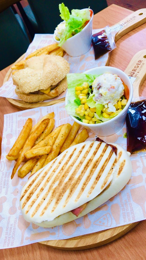 拉亞漢堡 鹿港三民 的照片