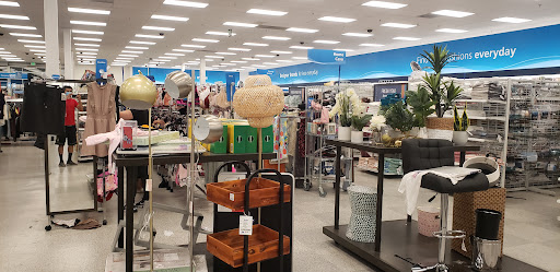 Clothing Store «Ross Dress for Less», reviews and photos, 902 Sepulveda Blvd, Harbor City, CA 90710, USA