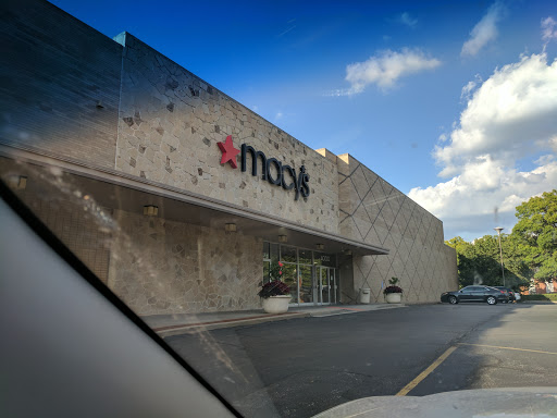 Shopping Mall «The Village», reviews and photos, 6920 Mission Rd, Prairie Village, KS 66208, USA