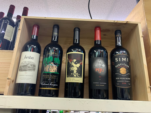 Liquor Store «Peachtree Package Store», reviews and photos, 300 Peachtree St NE # Cs1, Atlanta, GA 30308, USA