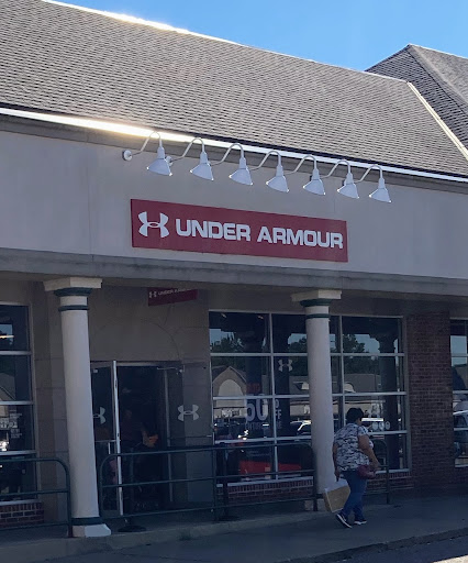 Clothing Store «Under Armour Factory House», reviews and photos, 549 S Chillicothe Rd #0355, Aurora, OH 44202, USA