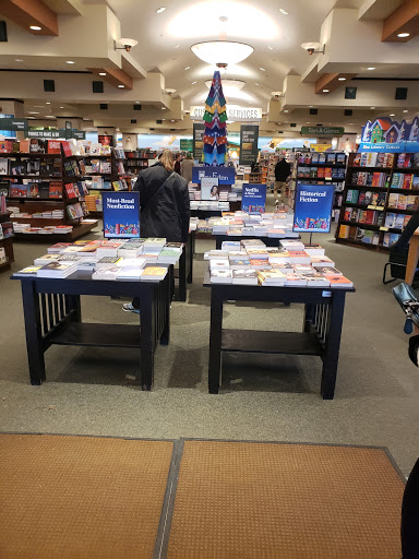 Book Store «Barnes & Noble», reviews and photos, 444 Broadway, Saugus, MA 01906, USA