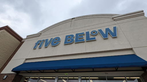 Variety Store «Five Below», reviews and photos, 193 Gravois Bluffs Plaza Dr, Fenton, MO 63026, USA