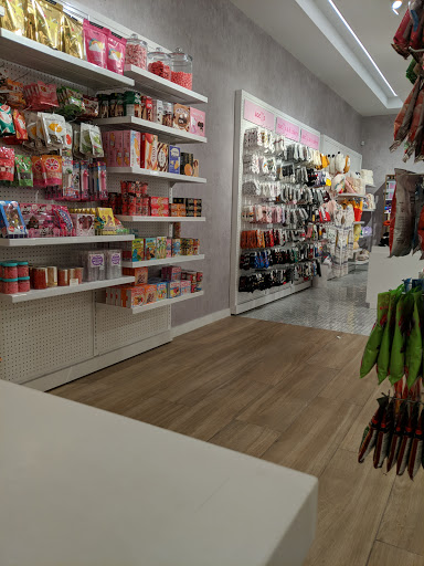 Shopping Mall «Water Tower Place», reviews and photos, 835 N Michigan Ave, Chicago, IL 60611, USA