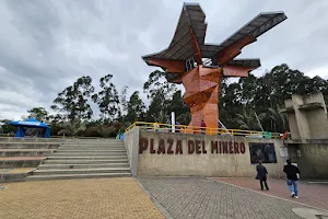 Monumento a los Mineros image