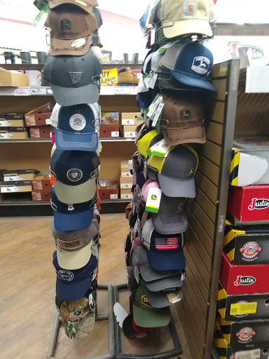 Home Improvement Store «Tractor Supply Co.», reviews and photos, 6015 S Transit Rd, Lockport, NY 14094, USA