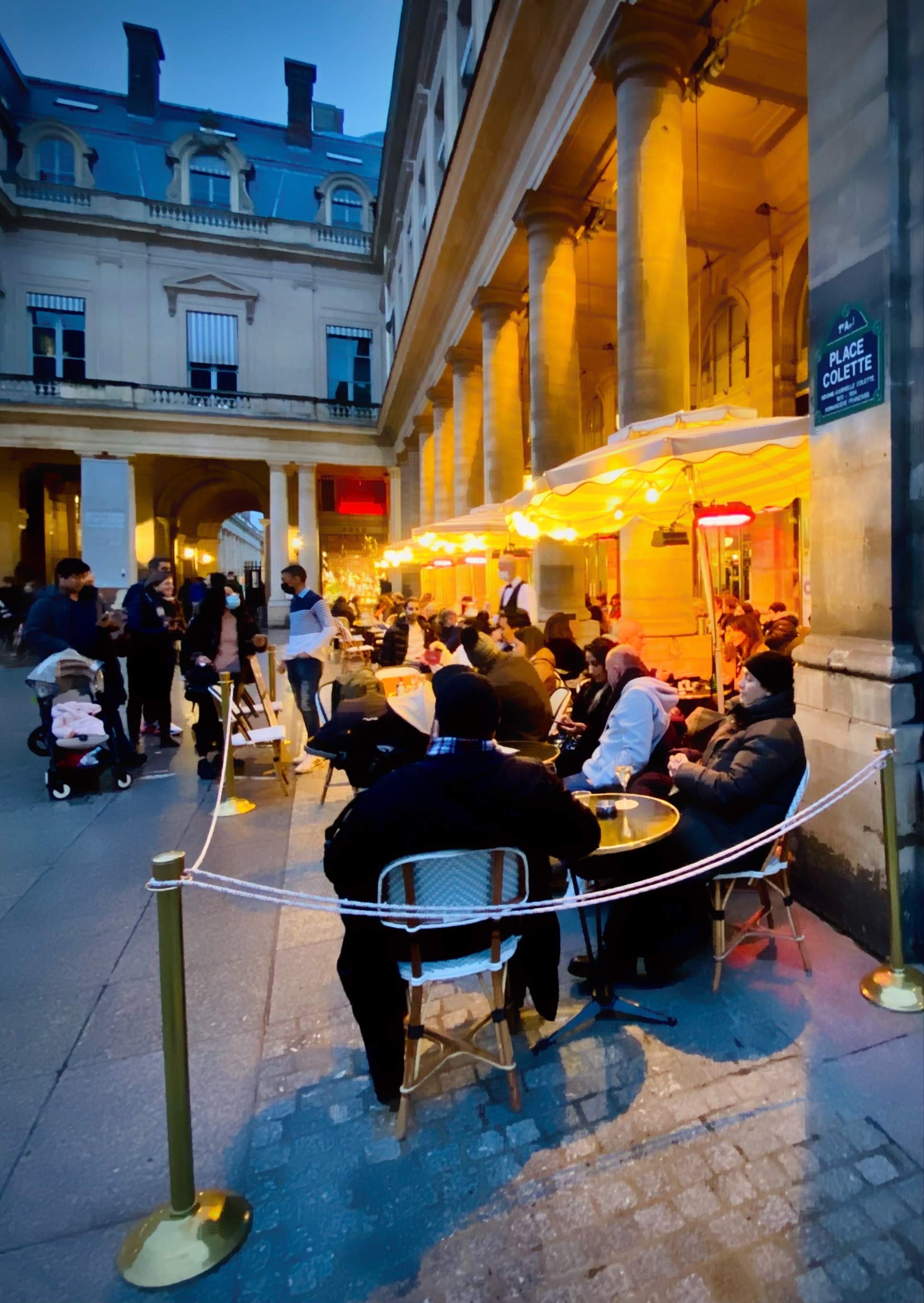 Photo n° 4 de l'avis de Streetmoodparis. fait le 13/12/2021 à 19:46