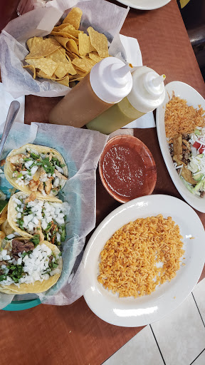 Mexican Grocery Store «La Azteca Taqueria & Market», reviews and photos, 452 TN-46, Dickson, TN 37055, USA