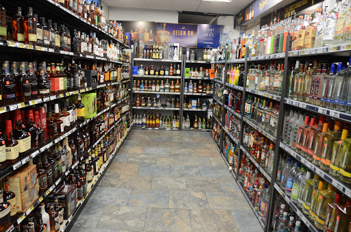 Liquor Store «Sav-On-Liquor and wine», reviews and photos, 809 St Louis Rd, Collinsville, IL 62234, USA