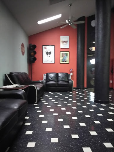 Tattoo Shop «Knuckle Up Tattoo Co.», reviews and photos, 2083 Irvin Cobb Dr, Paducah, KY 42003, USA