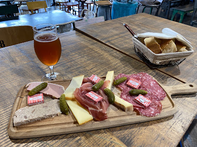 Le 49 Cave et Bistrot à Avranches