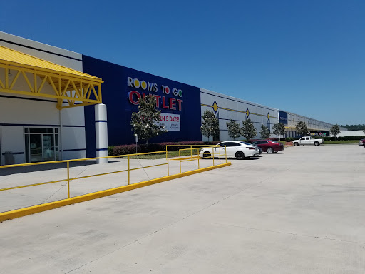 Outlet Store «Rooms To Go Outlet Furniture Store - Pearl River», reviews and photos, 63295 Old Military Rd, Pearl River, LA 70452, USA