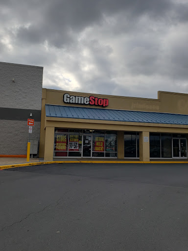 GameStop, 465 W Reservoir Rd, Woodstock, VA 22664, USA, 