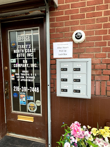 Auto Body Shop «Terrys North Coast Auto», reviews and photos, 3328 St Clair Ave NE, Cleveland, OH 44114, USA