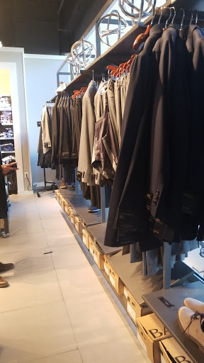 Clothing Store «Banana Republic Factory Store», reviews and photos, 422 86th St, Brooklyn, NY 11209, USA