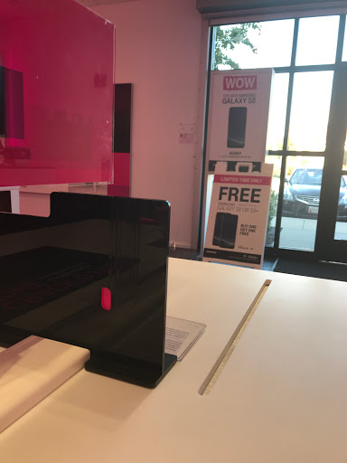 Cell Phone Store «T-Mobile», reviews and photos, 6365 Dobbin Rd, Columbia, MD 21045, USA