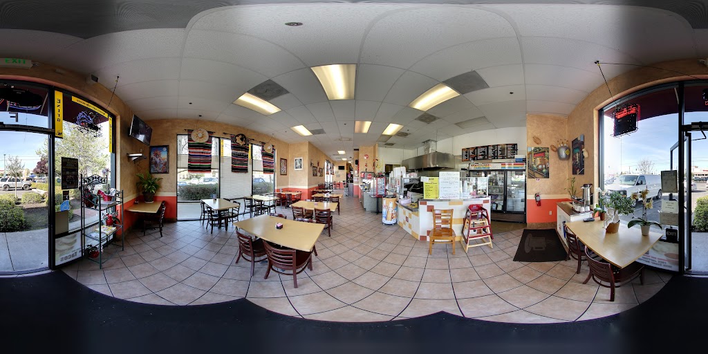 La Barca Birria & Mariscos 95822