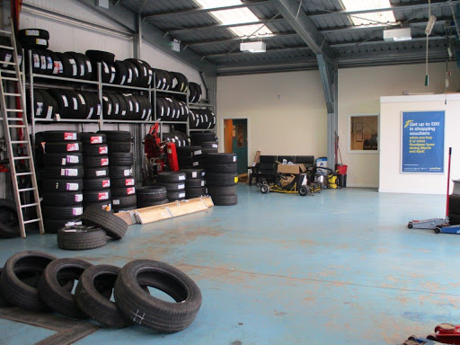 HiQ Tyres & Autocare Leicester