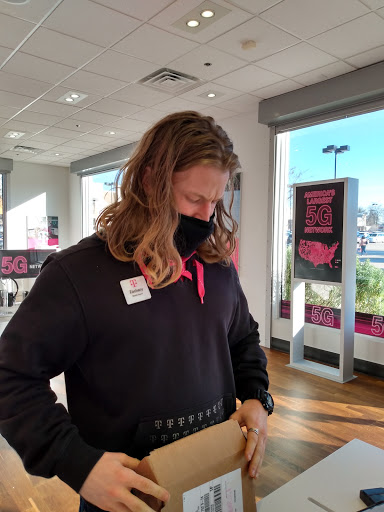 Cell Phone Store «T-Mobile», reviews and photos, 2408 Preston Rd #704b, Plano, TX 75093, USA