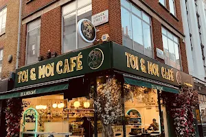 Toi & Moi Cafe image