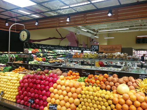 Gourmet Grocery Store «Metropolitan Market Magnolia», reviews and photos, 3830 34th Ave W, Seattle, WA 98199, USA