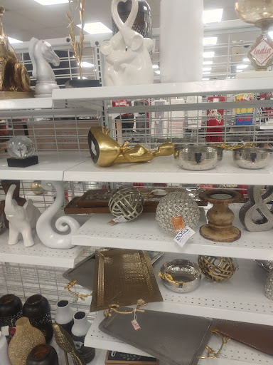 Clothing Store «Ross Dress for Less», reviews and photos, 2150 Southgate Rd, Colorado Springs, CO 80906, USA