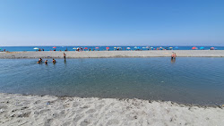Spiaggia fiume Lao'in fotoğrafı düz ve uzun ile birlikte