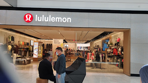 Microsoft Store, 2855 Stevens Creek Blvd #1135, Santa Clara, CA 95050, USA, 