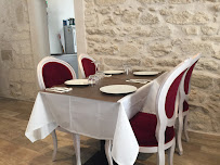 Atmosphère du Restaurant indien moderne LE KASHMIR à Villeneuve-lès-Avignon - n°15