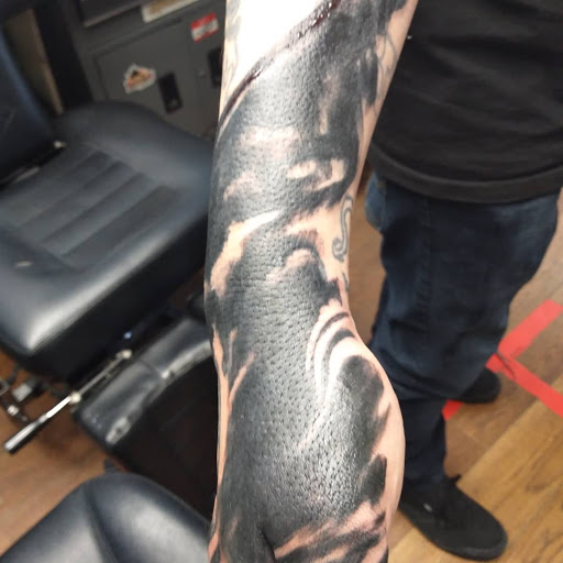 Tattoo Shop «Painful Passion Tattoos & Body Piercings», reviews and photos, 2616 Pacific Ave, Atlantic City, NJ 08401, USA