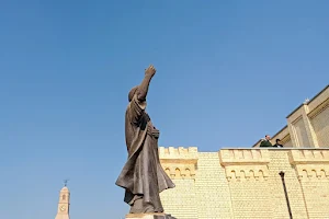 تمثال المتنبي Statue of Abu Al-Tayyib Al-Mutanabbi image