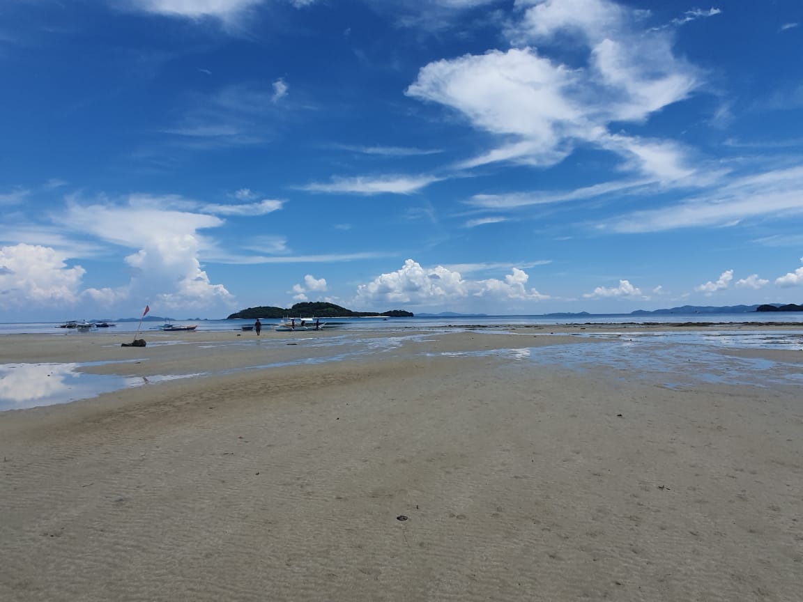 Zdjęcie Plaża na wyspie Darocotan i osada