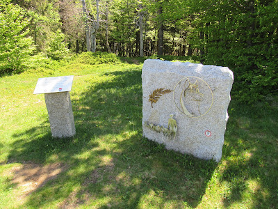 monument chiens de traineaux à Oderen