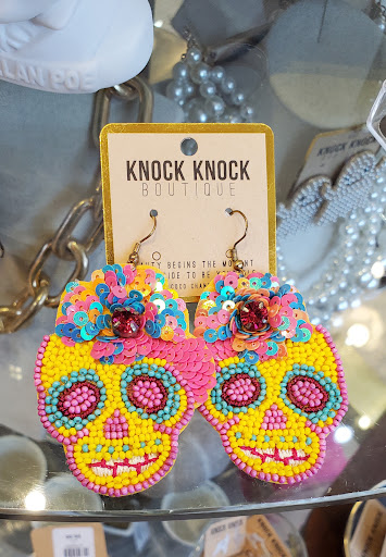 Jewelry Store «Knock Knock Boutique», reviews and photos, 110 W Chocolate Ave, Hershey, PA 17033, USA