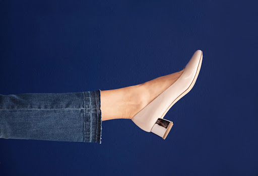 Furniture Store «HomeGoods», reviews and photos, 501 Town Centre Dr, Glen Mills, PA 19342, USA