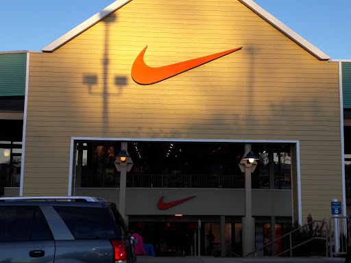 Clothing Store «Nike Factory Store», reviews and photos, 603 Stanley K Tanger Dr, Lancaster, PA 17602, USA