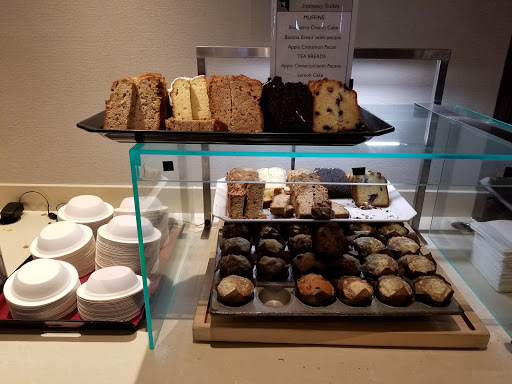 Hotel «Embassy Suites by Hilton Boston/Waltham», reviews and photos, 550 Winter St, Waltham, MA 02451, USA