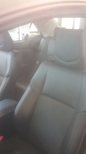 Toyota Dealer «Oakbrook Toyota», reviews and photos, 550 E Ogden Ave, Westmont, IL 60559, USA